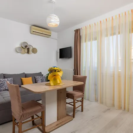 17589b Apartment