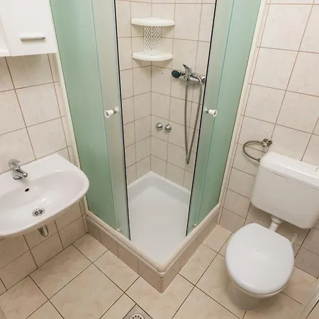 Apartment 17589b *