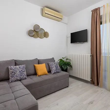 Apartment 17589b Kraljevica