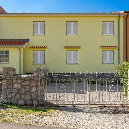 17589b Apartman