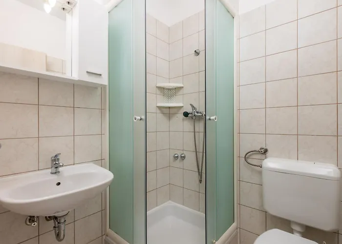 Apartment 17589b *