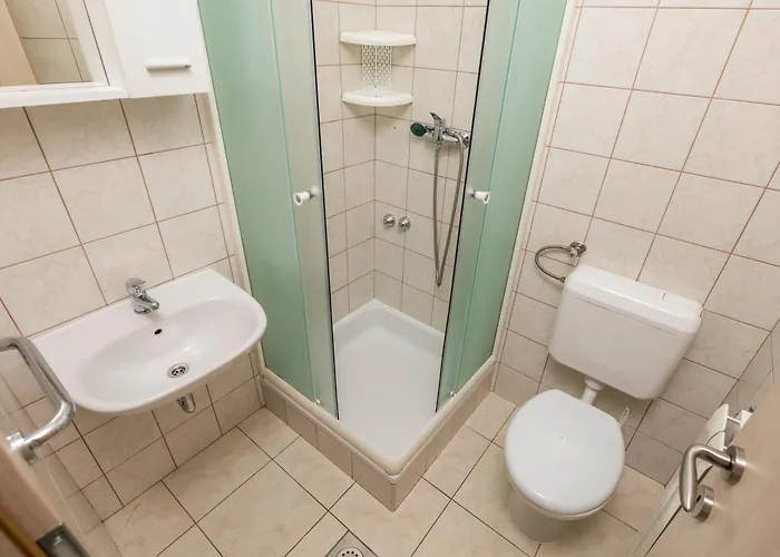 Apartment 17589b *